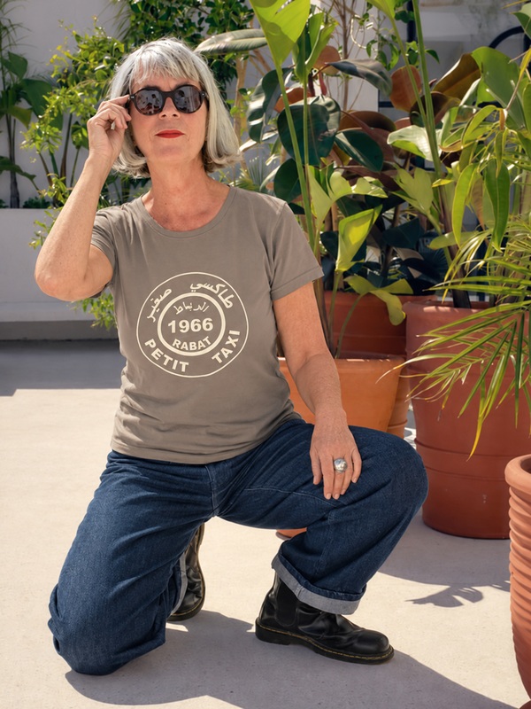 - Rock da Kasbah Tanger T-Shirt Femme "Petit Taxi Rabat" – Image 4